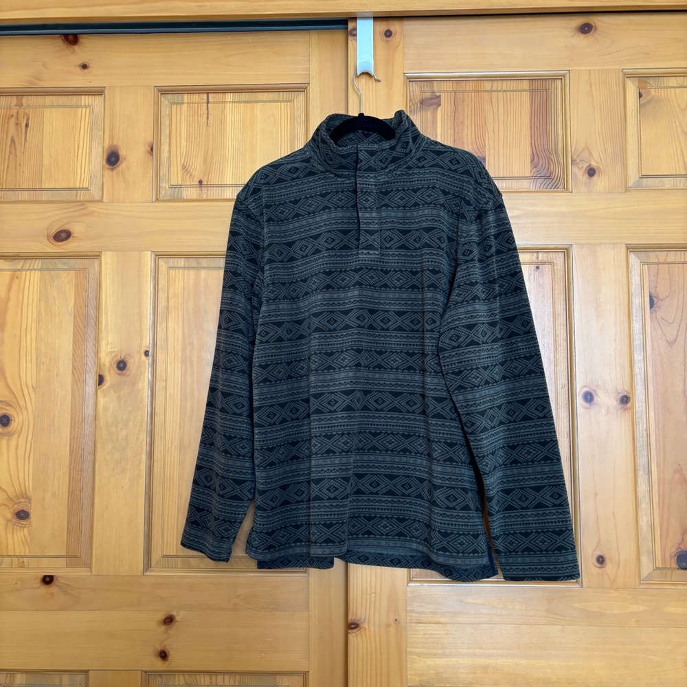 L.L. Bean Men's green/black pattern Zip Up Sweater